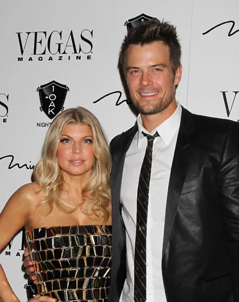 Fergie dan Josh Duhamel @ sheknows.com 