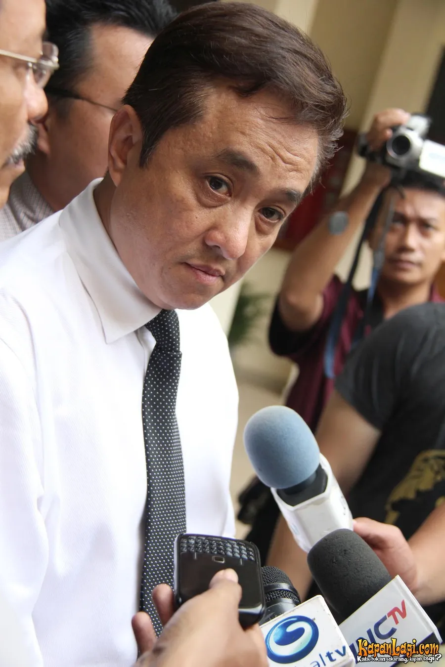 Ferry Juan merasa tak kenal Putri Stagi yang mengaku punya anak darinya. ©KapanLagi.com