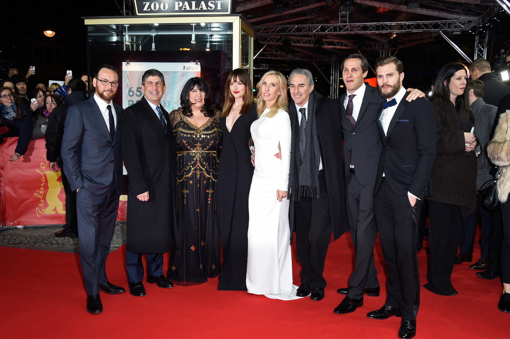 Dana Brunetti (paling kiri) saat hadiri premier FIFTY SHADES di Jerman/©Zimbio.com