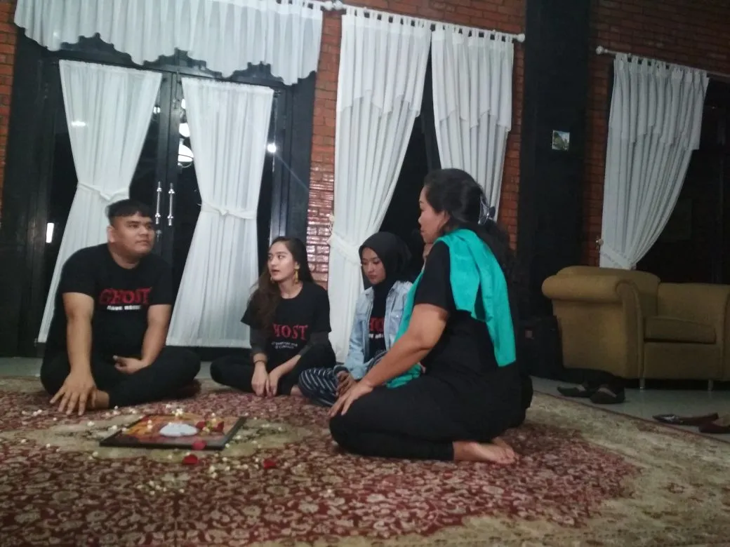 Nggak para casts, crew juga ikut merasakan pengalaman gaib selama proses syuting berlangsung © KapanLagi.com/Mathias Purwanto