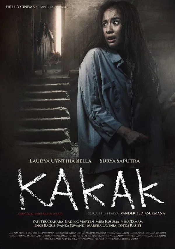 Poster film 'KAKAK', di mana Bella tak mengenakan hijab © Twitter