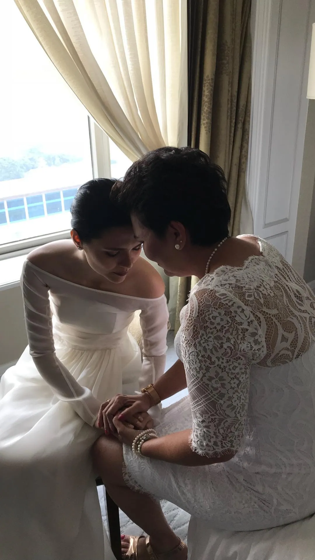 Momen Firrina tampak begitu dekat dengan sang bunda. Credit: via instagram.com/aquilafirrina