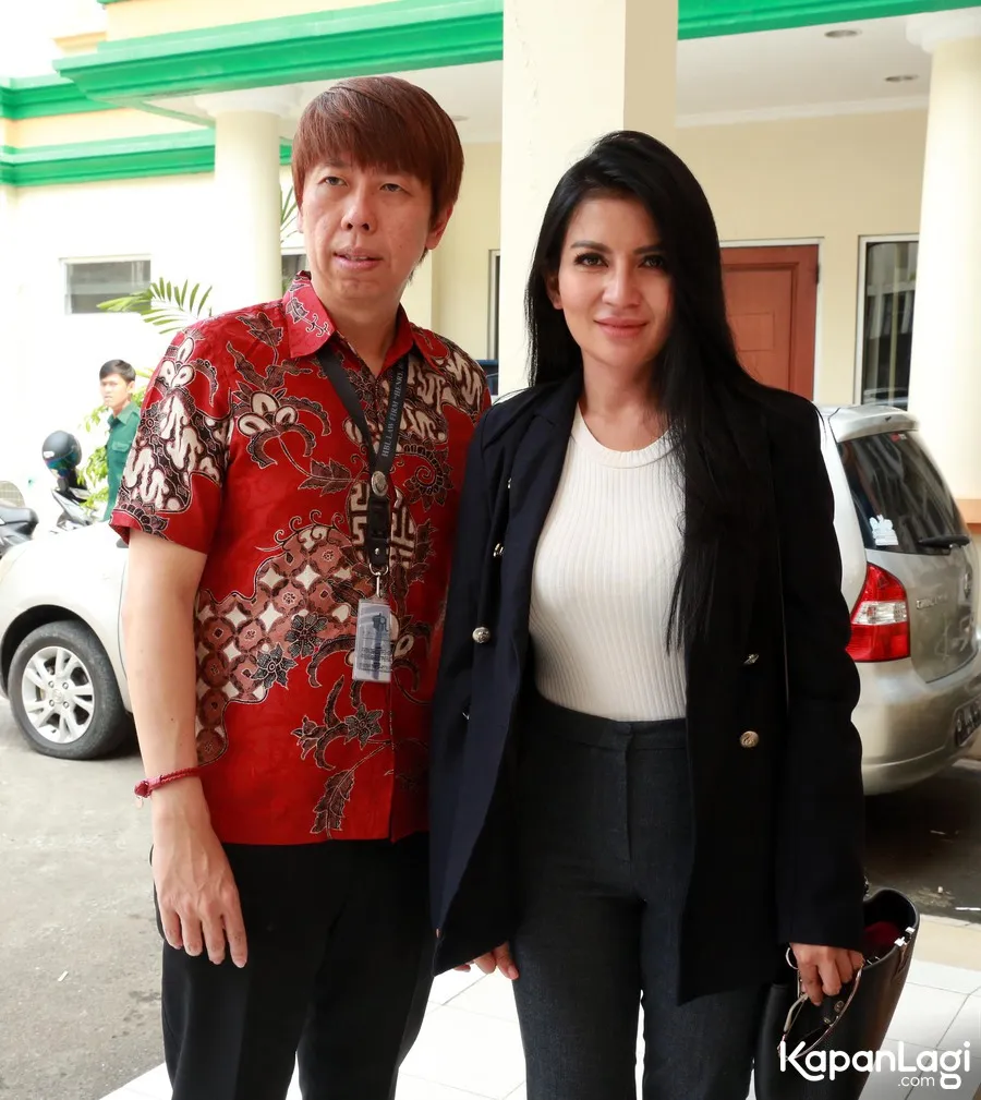 Didampingi pengacara, Five Vi datangi KPAI © KapanLagi.com®/Muhammad Akrom Sukarya