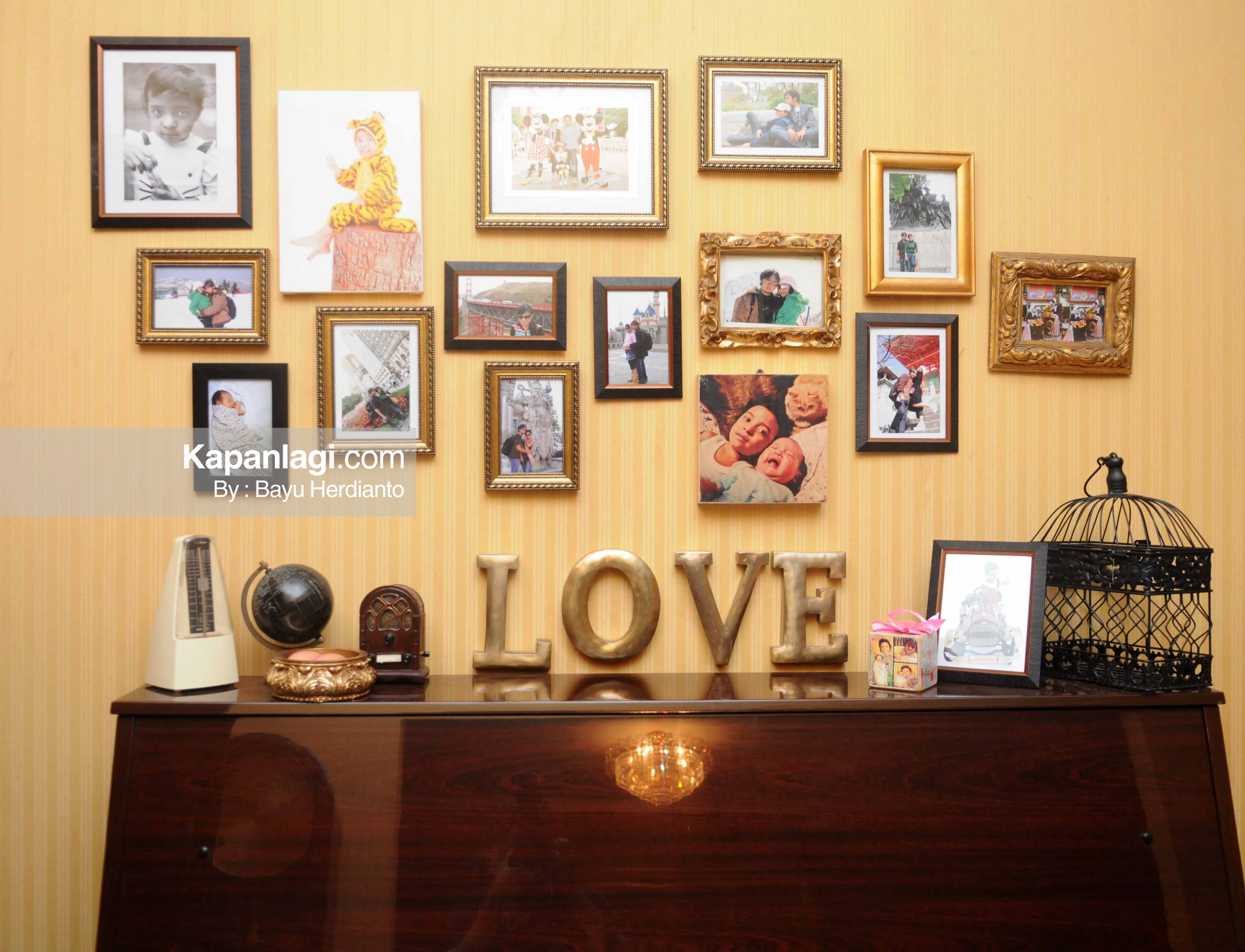 Salah satu sisi rumah Fla, berhiaskan tulisan LOVE. ©KapanLagi.com/Bayu Herdianto