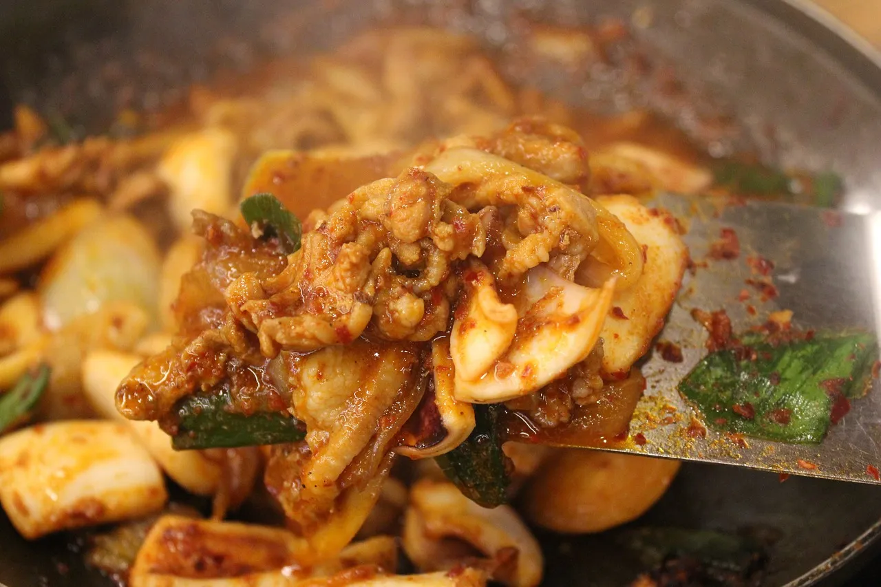 Ojingeo Bokkeum (Cumi Tumis Pedas)
