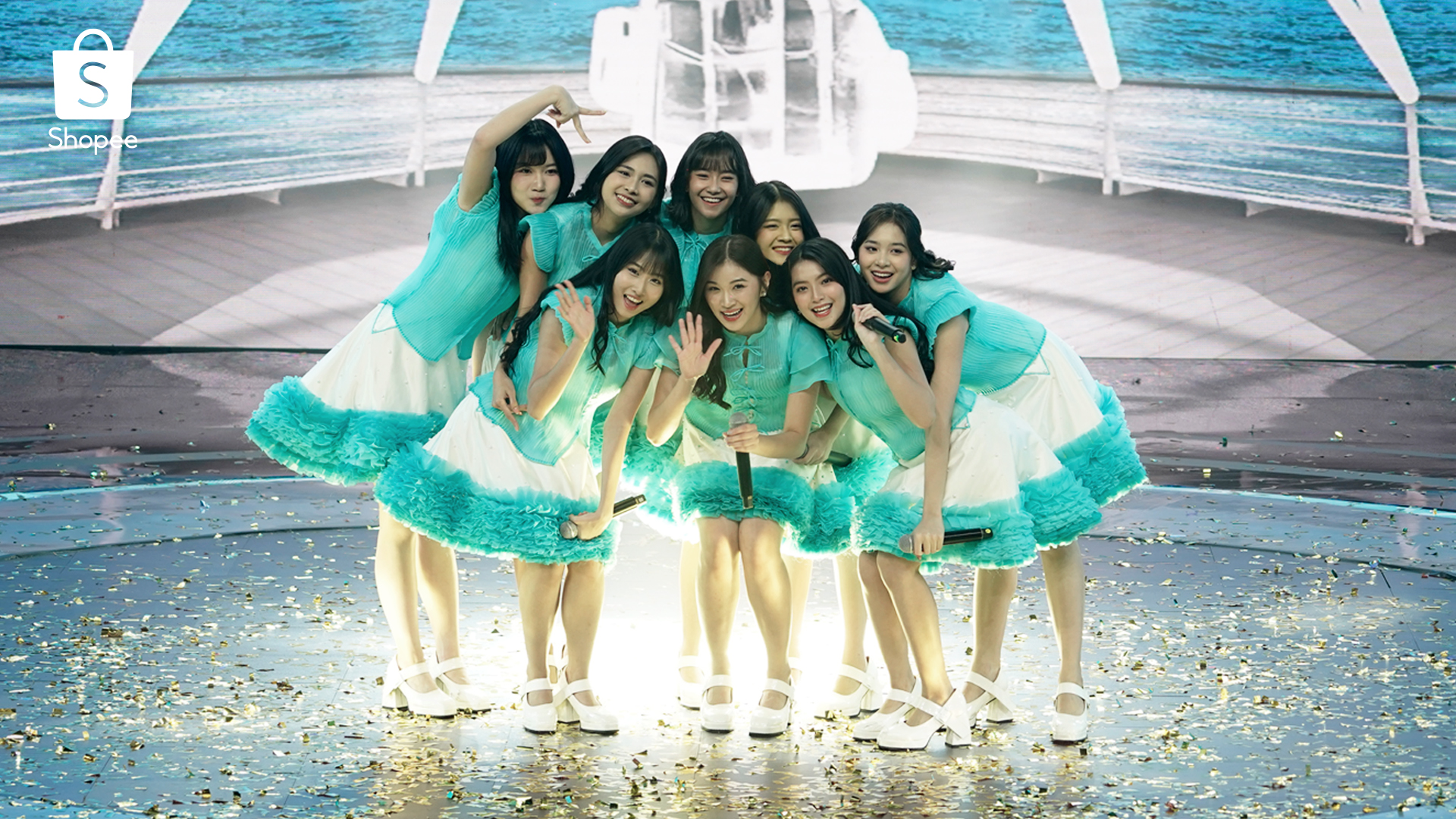 JKT48 once again performed their various hit songs that successfully made the audience and fans sing along