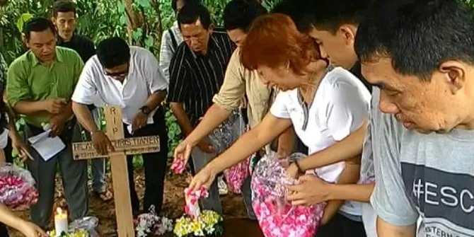 Prosesi pemakaman Hilarius (© Facebook Maria Agnes)