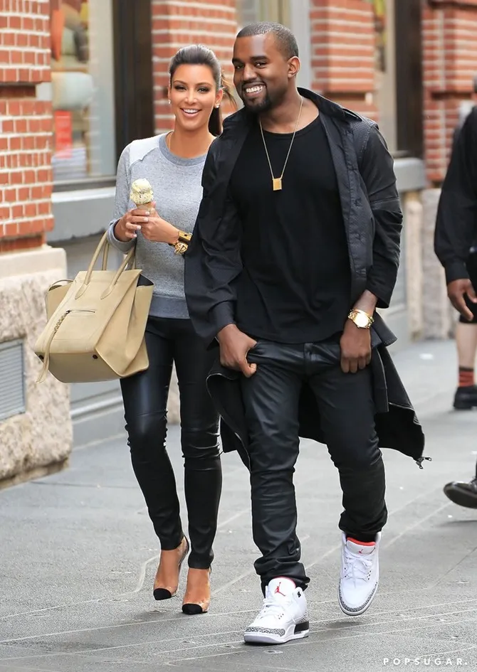 Kim Kadarshian dan Kanye West memberi nama anaknya 'North West'.