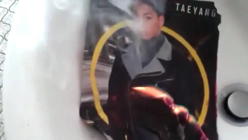 Foto Taeyang Big Bang dibakar memicu fanwar. ©allkpop.com