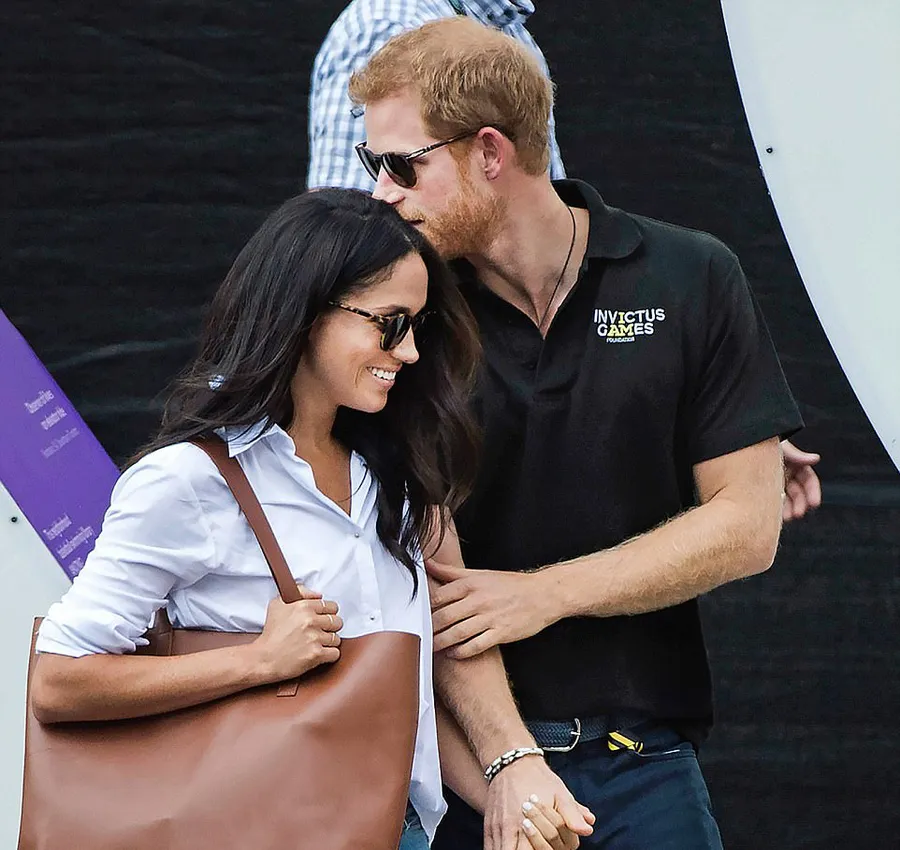 Meghan dikabarkan sudah bertemu dengan Ratu Elizabeth II © dailymail.co.uk
