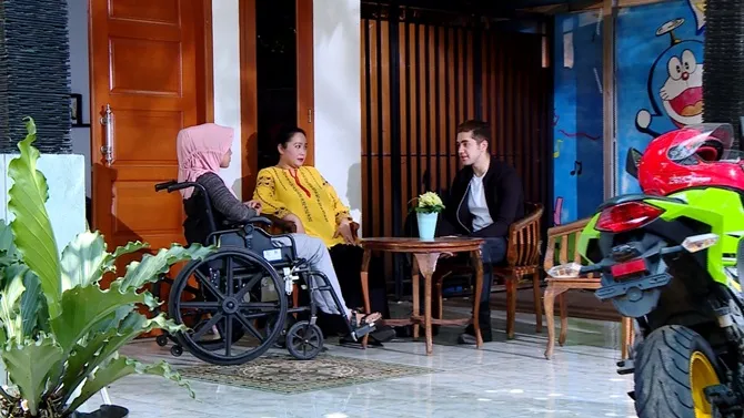 Di rumah Emon, datanglah Kei yang masih berjuang.