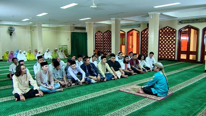 Menyambut Ramadhan anak-anak Rainbow sholat terawih bersama.