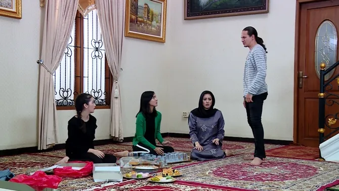 bicarakan soal makam Hariman, nampak jadi pilihan yang salah hari itu. Rimba berang sebab Vika ungkit makam Al.