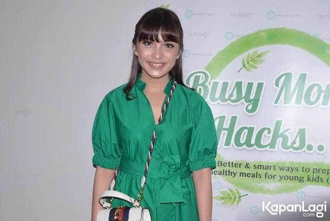 Bagi Chelsea penting untuk membangun kesepahaman dan kerjasama dalam mendidik anak dengan suami.