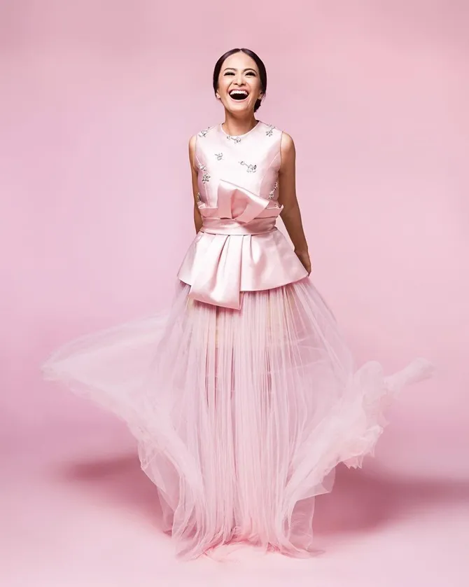 Ersa Mayori Tetap Awet Muda Dalam Photoshoot Teranyarnya (Credit: Instagram).