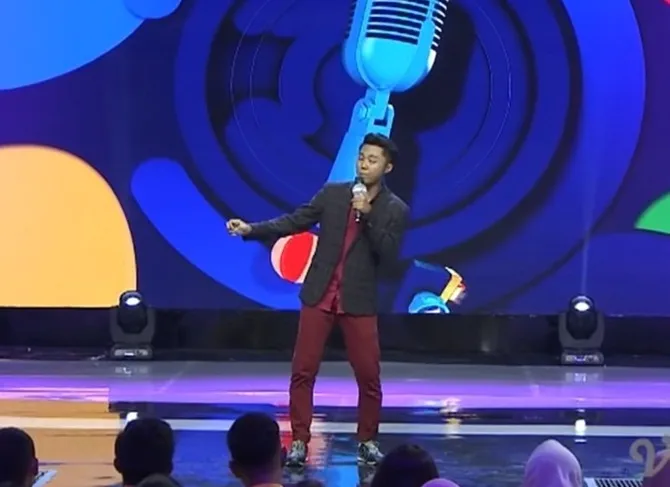 Lelaki berkulit gelap ini tampaknya memang tertarik dengan materi-materi soal relationship. 