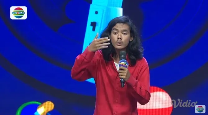 Penampilan Fikri malam itu relatif sukses, sebab hampir setiap bitnya disambut meriah. 