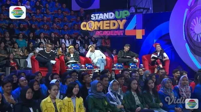 Penampilan Johan yang apik bikin Juri lontarkan pujian, meski pada akhirnya Johan harus gantung mic.