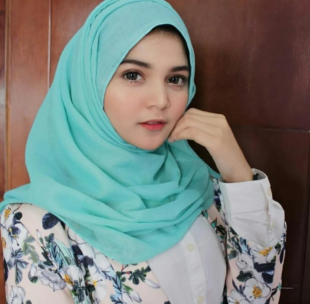 Melsy mengawali jejaknya dengan single yang kental dengan nuansa religi berjudul Hasbunallah (Credit: Istimewa).