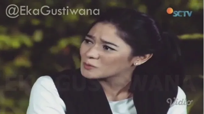 Baru-baru ini Eka Gustiwana membuat kompilasi potongan dialog yang diramu dengan musik yang kece. 