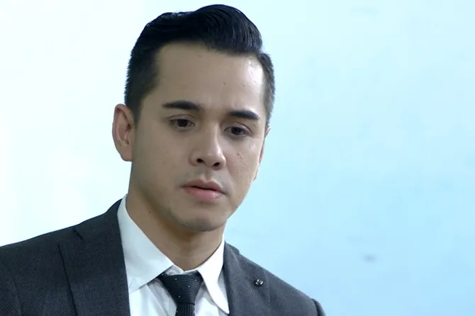 Aris yang terus berusaha berikan penjelasan soal rekaman itu tak mendapat kesempatan sedikitpun dari Afifah.