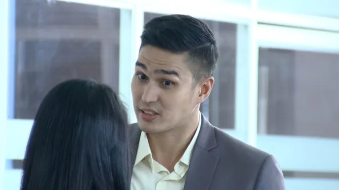 Putra membela Yuni begitu melihat Yuni dan Desi berdebat hebat. Mungkinkah Putra mulai simpati pada Yuni?