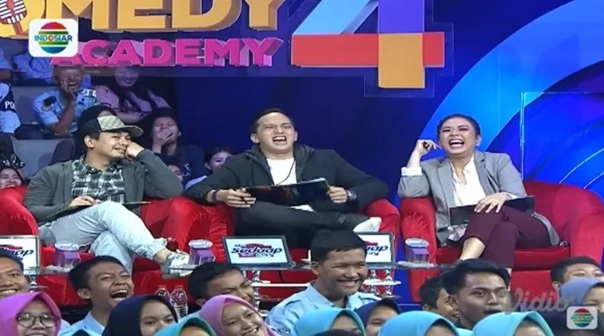 Para juri nggak henti-hentinya membully Oki.