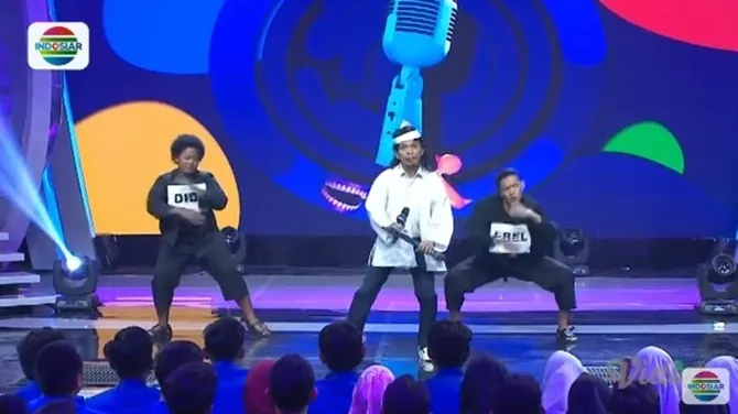 Menutup penampilannya dengan act out ala Wiro Sableng, ternyata itu betul-betul di luar dugaan siapapun.