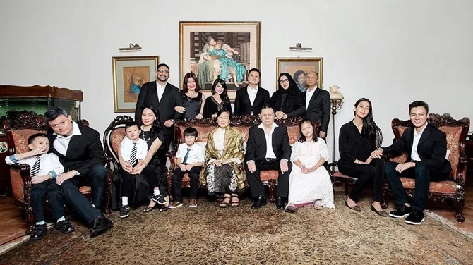 Kebahagiaan Paula dan keluarga Baim terpancar dari unggahan Baim ini.