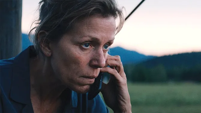 McDormand berperan sebagai ibu yang memperjuangkan keadilan bagi anaknya dalam film THREE BILLBOARDS OUTSIDE EBBING, MISSOURI.
