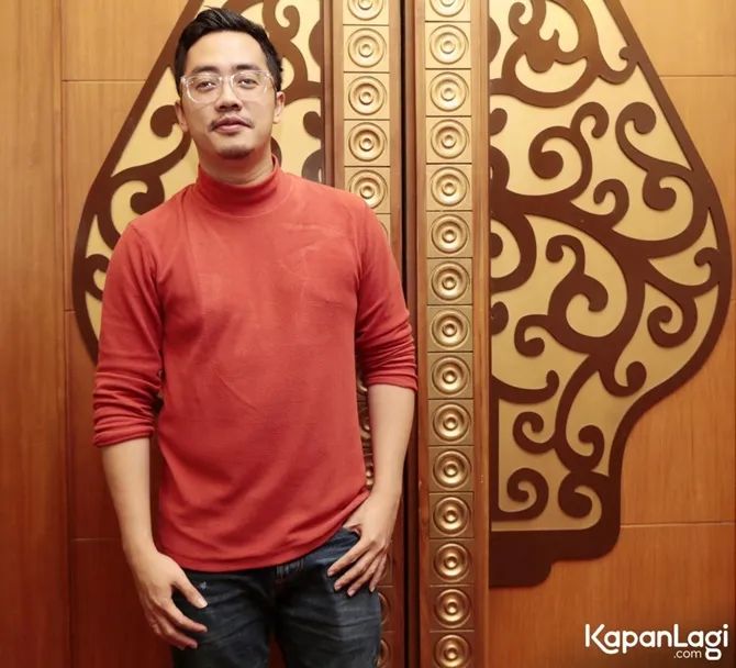 Bersama Raditya Dika dan para Content Creator lainnya, Dennis Adishwara melakukan roadshow #KreatorKekinian ke 5 kota.