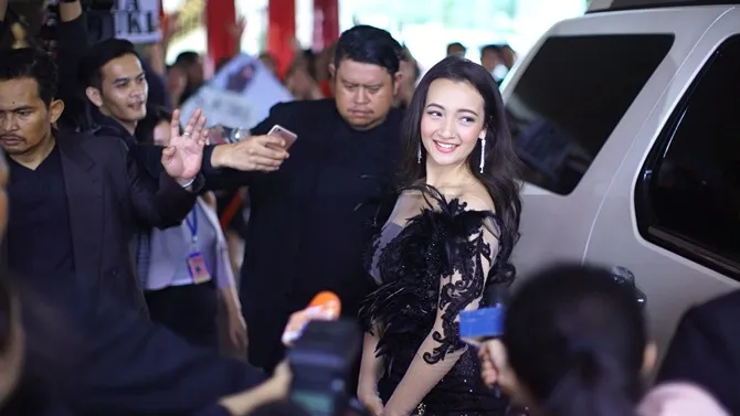 Sukila, kembang desa yang akhirnya wujudkan mimpi jadi bintang adalah peran utama dalam sinetron ini.