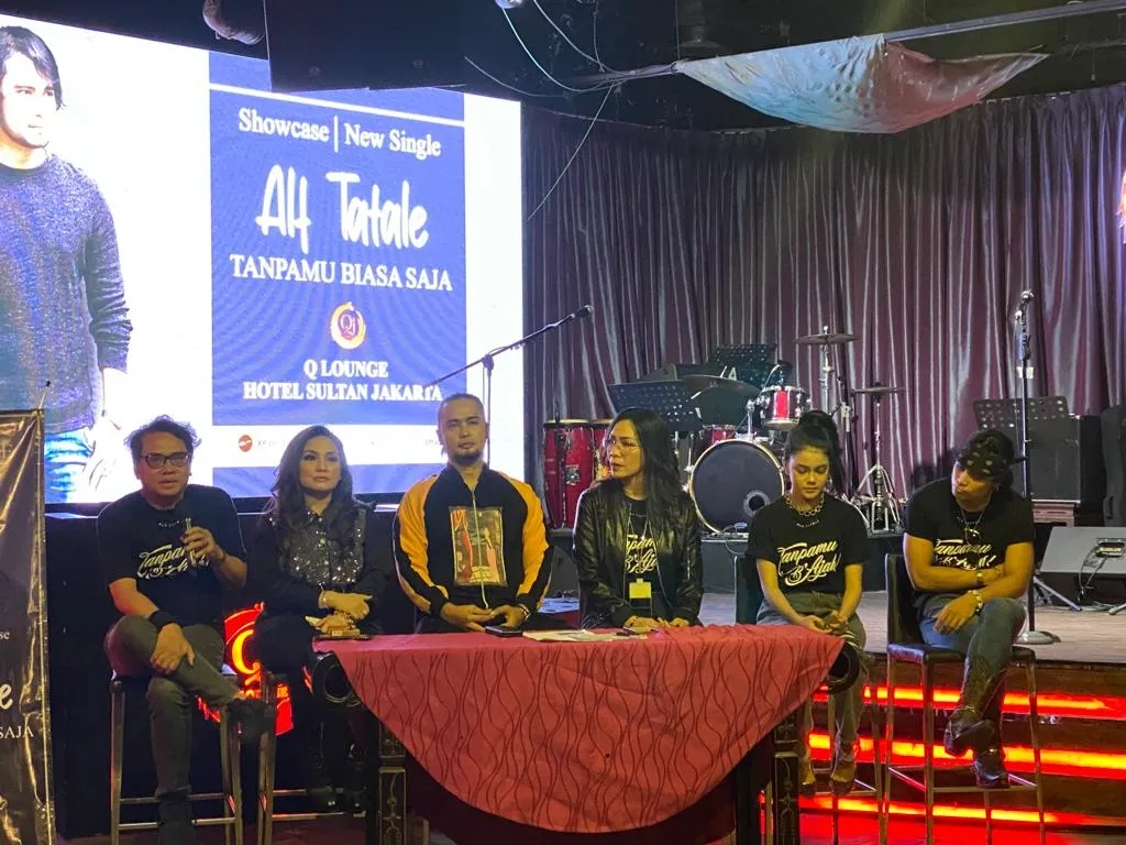 Lewat Curhatan Sang Poduser, Alf Tatale Hadirkan Lagu 'Tanpamu Biasa Saja' © KapanLagi.com/Fikri Alfi Rosyadi