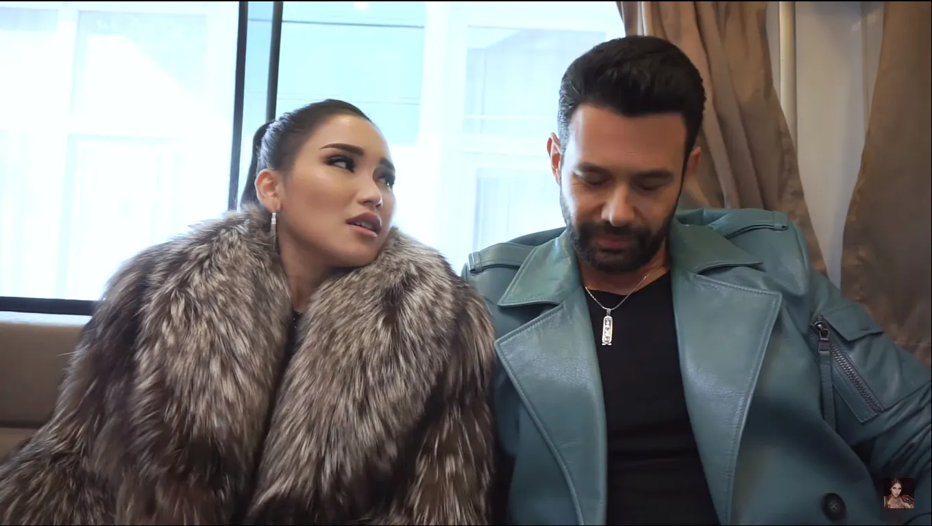 Ayu Ting Ting dan Keremcem (Credit: Youtube/Ayu Ting Ting TV)