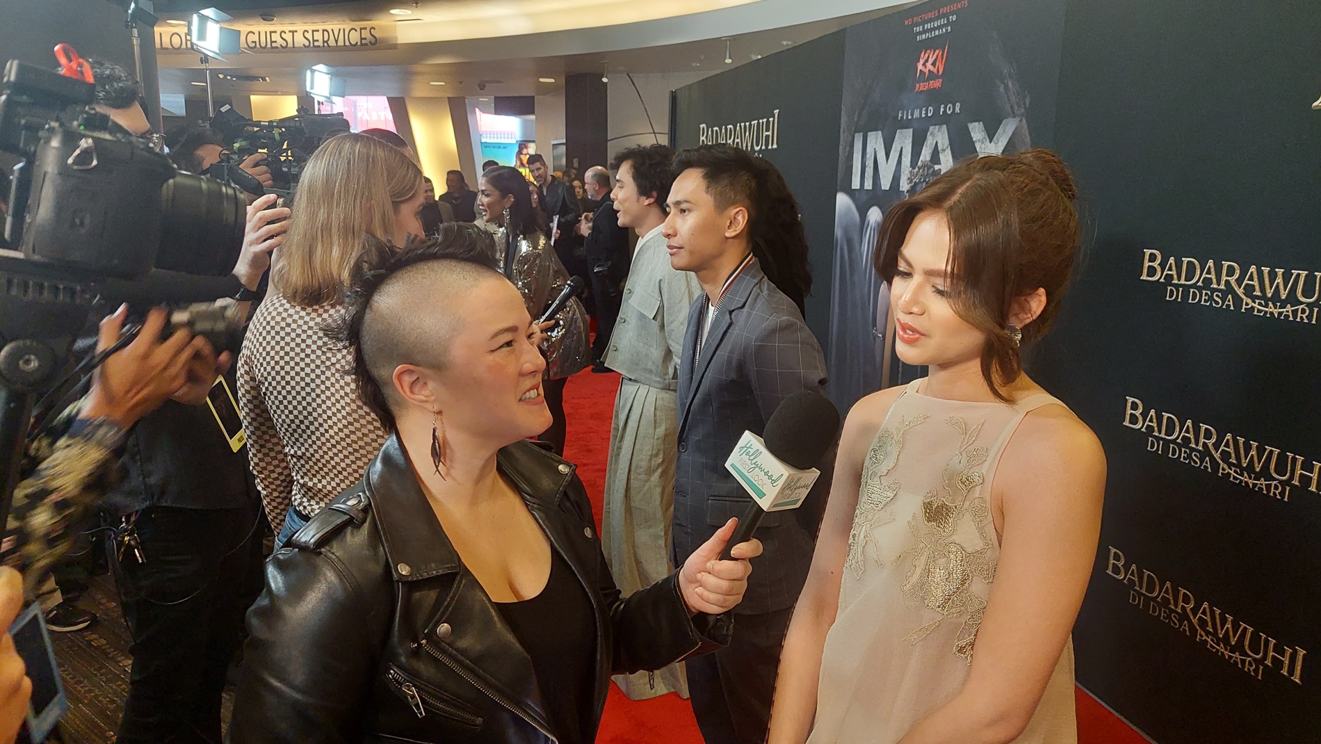 'BADARAWUHI DI DESA PENARI' Gelar Gala Premiere di Los Angeles, Aulia ...