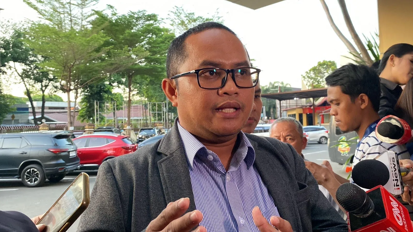 Tiko Aryawardhana membawa bukti baru © KapanLagi.com/Irfan Kafril