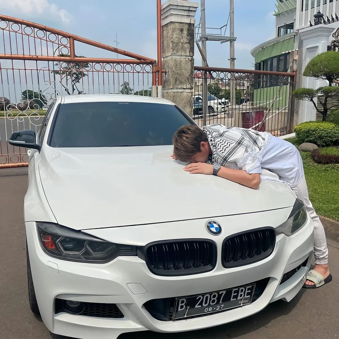 Mobil BMW Rizky Billar Dibeli dengan Cara Kredit © instagram.com/rizkybillar