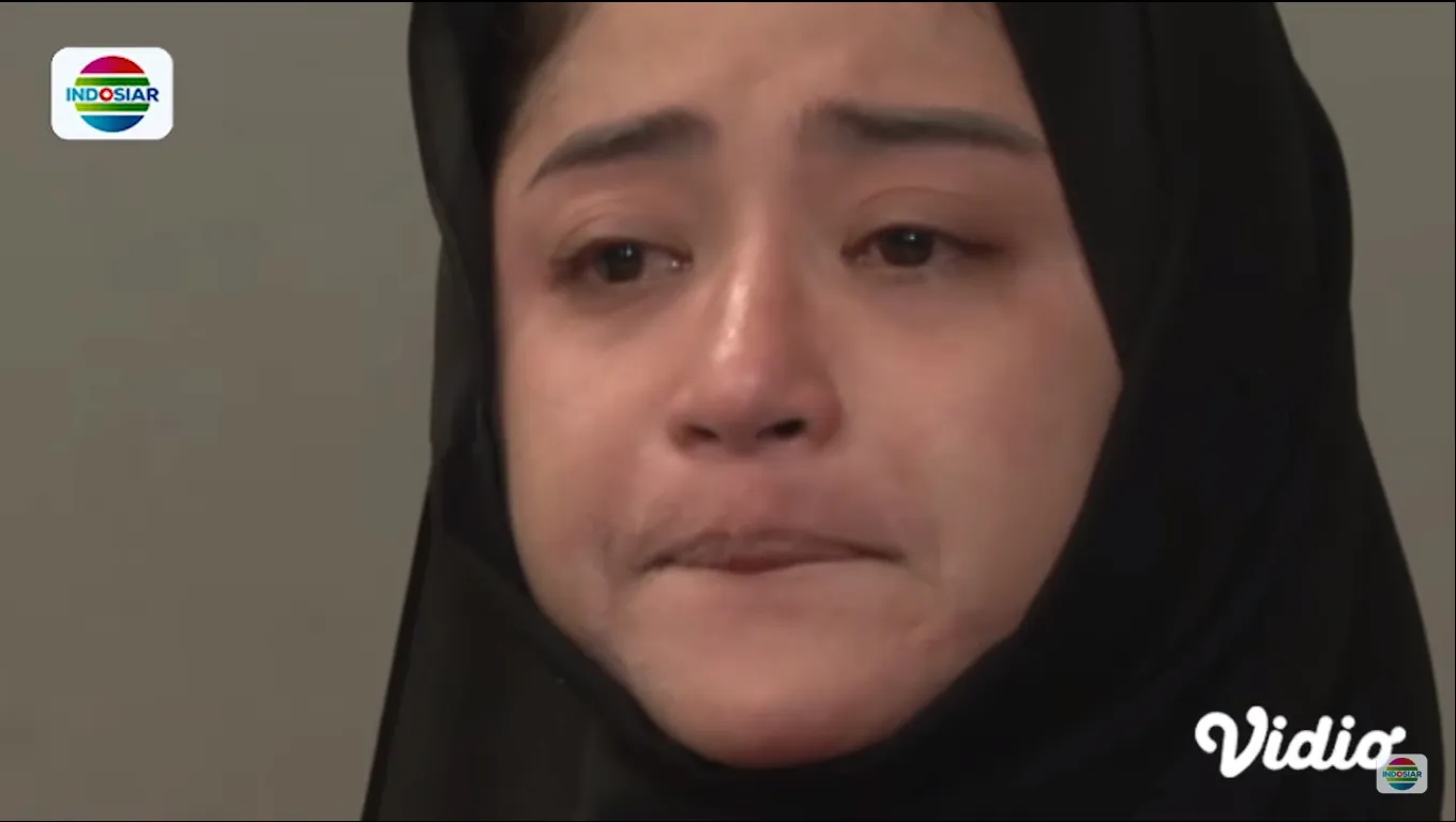 Dewi Perssik (Credit: Youtube/Indosiar)