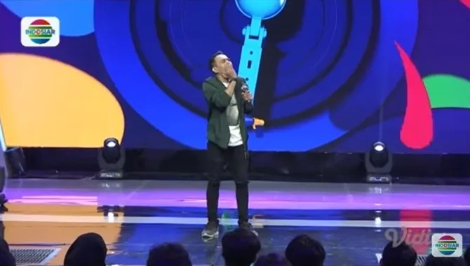 Cintai Stand Up