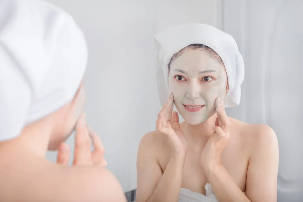 Eye Cream untuk Atasi Penuaan Dini © Shutterstock.com