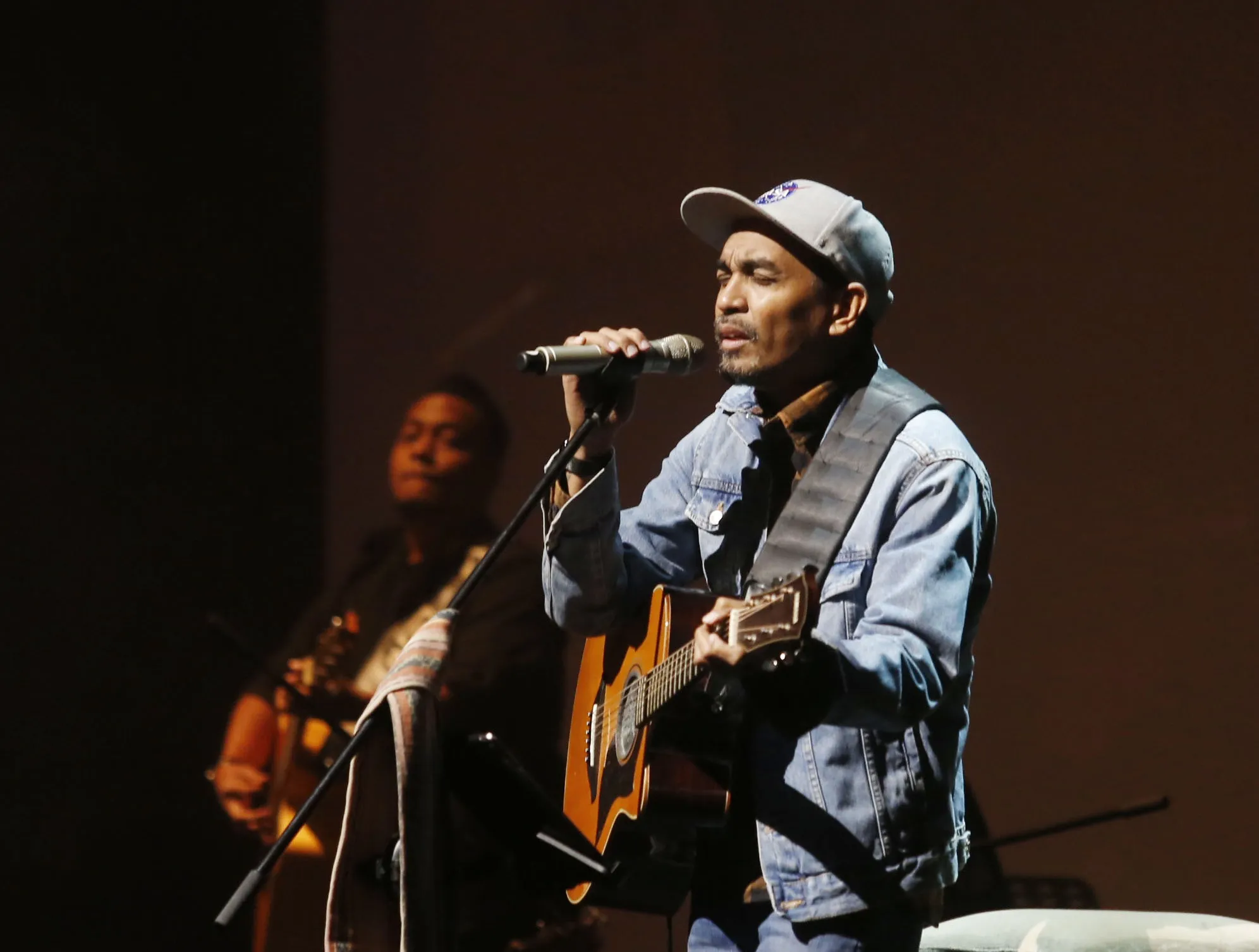 Tahan Sakit Kepala Luar Biasa