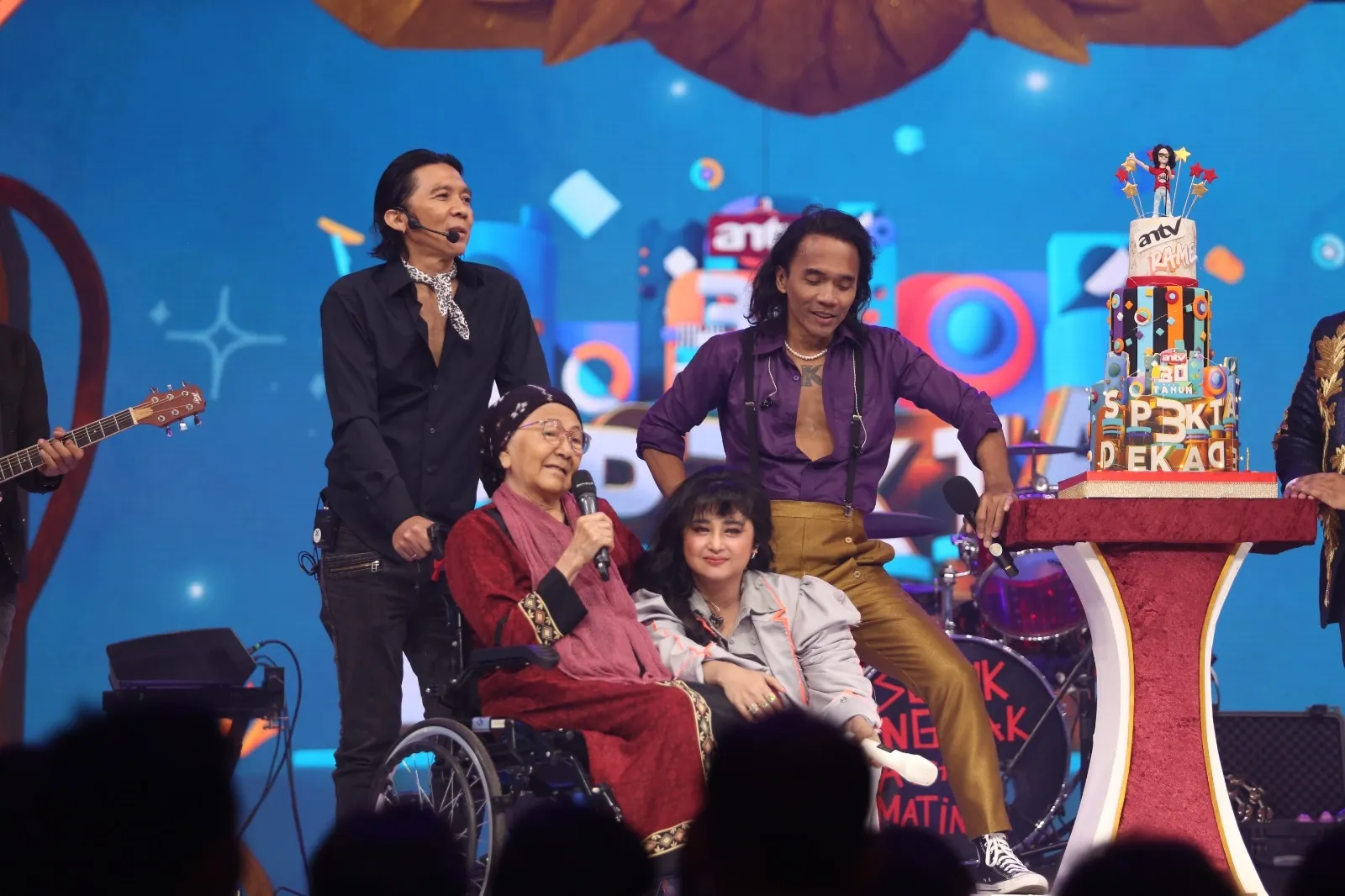 Kaka Slank Dapat Kejutan Manis di Panggung 'Spekta 3 Dekade' (Credit: Istimewa)