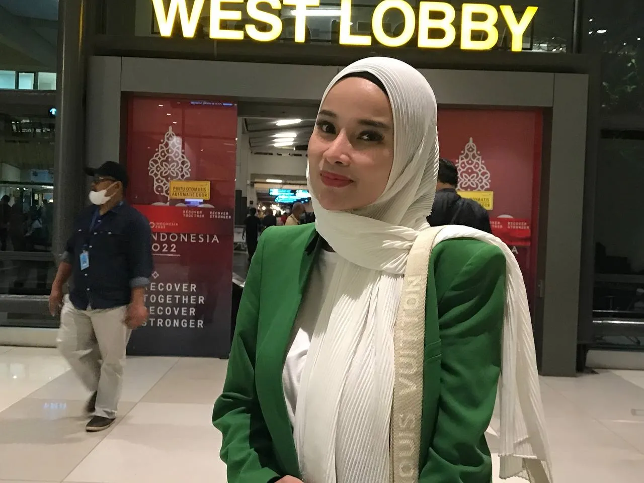 Pakar Anti Aging dr. Ayu Widyaningrum Terapkan Terapi Gingseng (Credit: Istimewa)