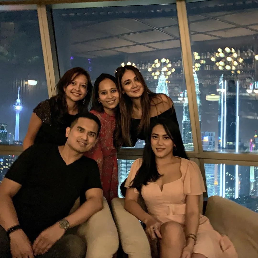 Luna Maya © instagram.com/lunamaya