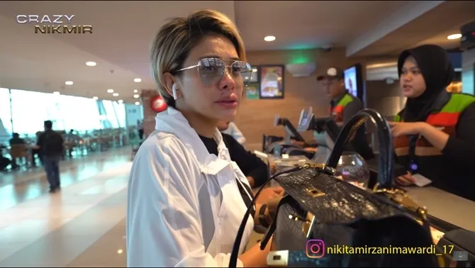 Nikita Mirzani © Youtube/Crazy Nikmir REAL