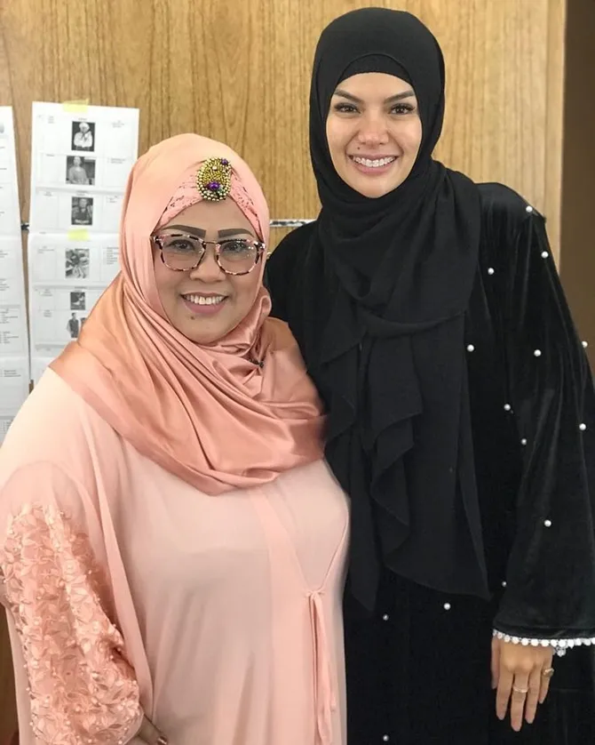 Nunung dan Nikita Mirzani (Credit: instagram.com/nikitamirzanimawardi_17)