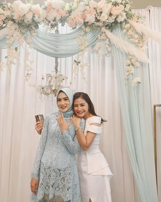 Prilly Latuconsina © instagram.com/prillylatuconsina96