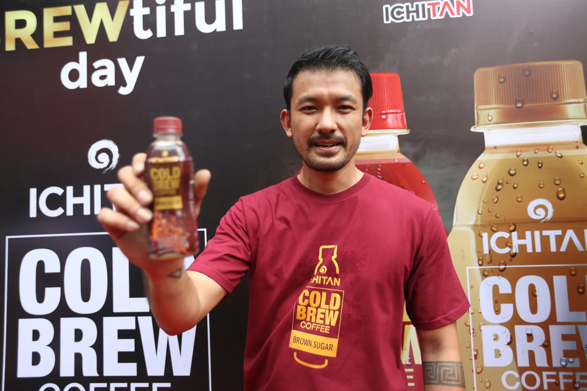 Rio Dewanto tak anti pada kopi kemasan © KapanLagi.com/Budy Santoso