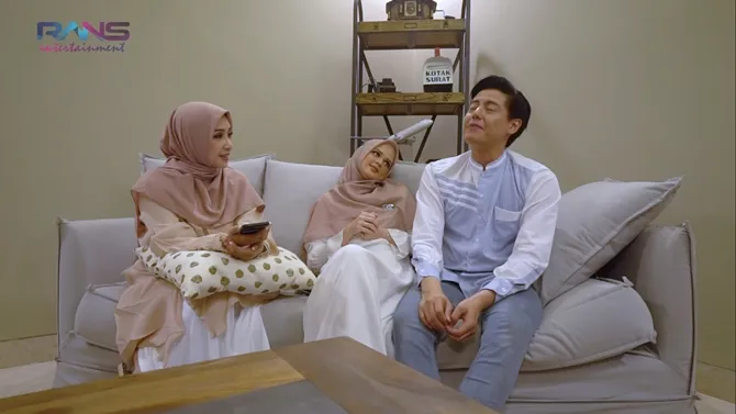 Roger Danuarta dan Cut Meyriska © Youtube/RANS Entertainment 