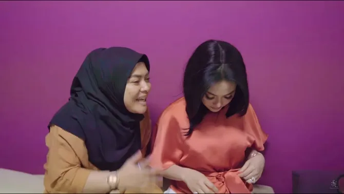 Youtube/The Princess Syahrini